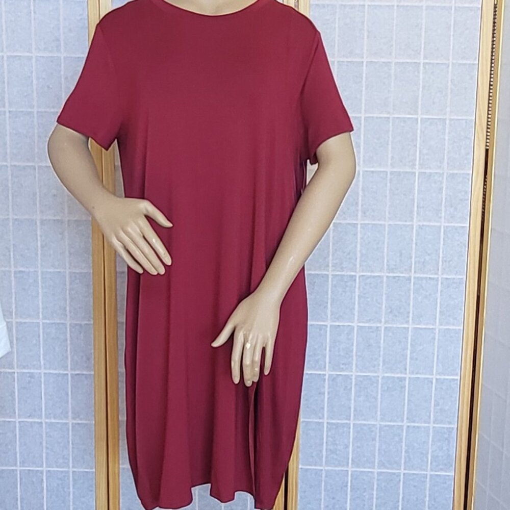 NWT Super Soft by Torrid Knit extra long red tunic top with long slit size 18/20